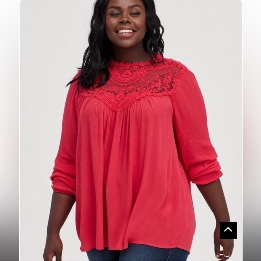 EUC Torrid Magenta Crinkled Gauze Crochet Long Sleeve Blouse - Size 3